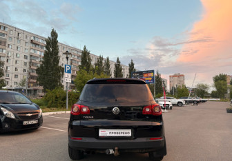Подержанный автомобиль Volkswagen Tiguan 2010 года (6 фото)