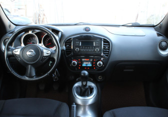 Подержанный автомобиль Nissan Juke 2012 года (9 фото)