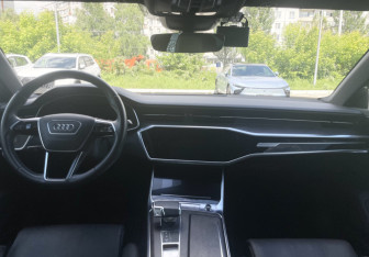 Подержанный автомобиль Audi A7 2020 года (10 фото)