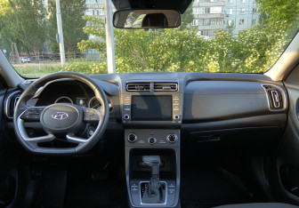 Подержанный автомобиль Hyundai Creta 2022 года (11 фото)