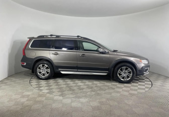 Подержанный автомобиль Volvo XC70 2011 года (5 фото)