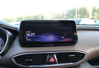 Подержанный автомобиль Hyundai Santa Fe 2021 года (14 фото)