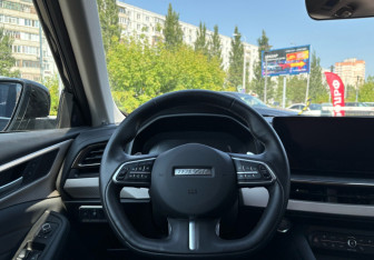 Подержанный автомобиль Haval F7 2024 года (14 фото)