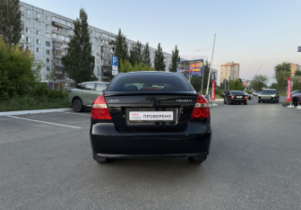 Подержанный автомобиль Chevrolet Aveo Sedan 2011 года (6 фото)