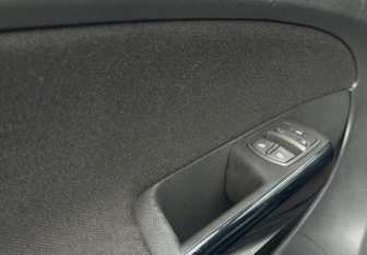 Подержанный автомобиль Opel Corsa 2011 года (14 фото)