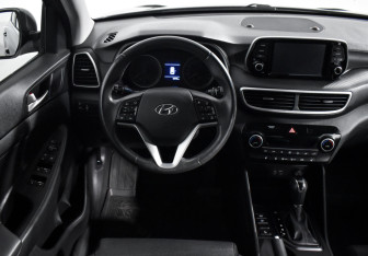 Подержанный автомобиль Hyundai Tucson 2020 года (15 фото)
