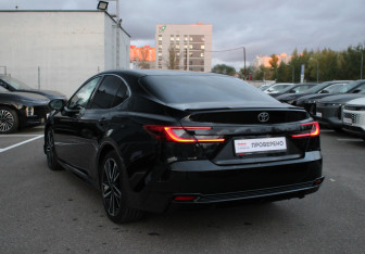 Подержанный автомобиль Toyota Camry Sedan 2024 года (6 фото)