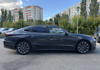 Подержанный автомобиль Hyundai Sonata 2020 года (4 фото)