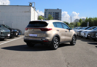 Подержанный автомобиль Kia Sportage 2018 года (4 фото)