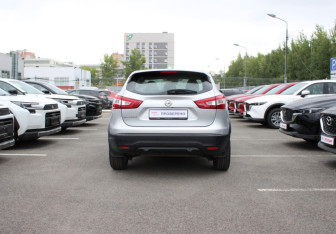 Подержанный автомобиль Nissan Qashqai 2018 года (5 фото)