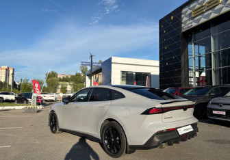 Подержанный автомобиль Changan UNI-V 2024 года (7 фото)